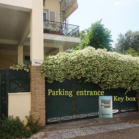 Independent Entrance Apt - 130M2 - Garden - Private Parking Lägenhet Aten Exteriör bild